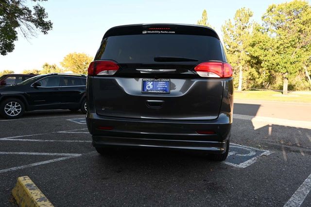 2022 Chrysler Voyager LX Mobility Handicap Van - 23010644 - 6