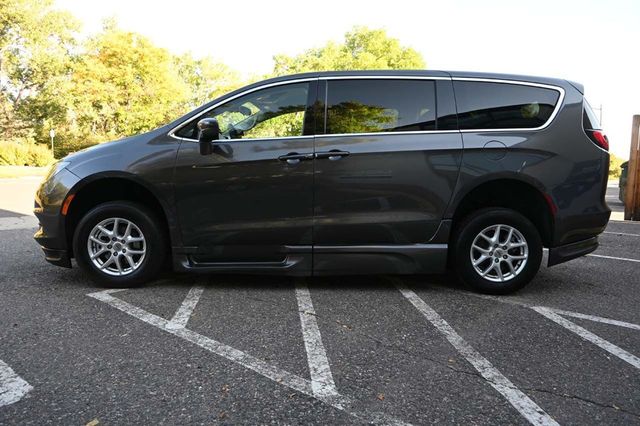 2022 Chrysler Voyager LX Mobility Handicap Van - 23010644 - 8