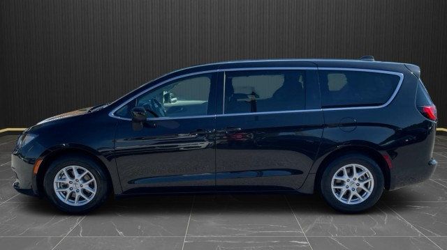2022 Chrysler Voyager LX LX - 23093213 - 11