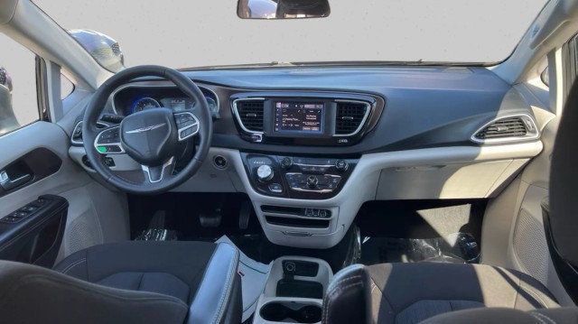2022 Chrysler Voyager LX LX - 23093213 - 20
