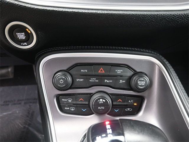 2022 Dodge Challenger R/T photo 12