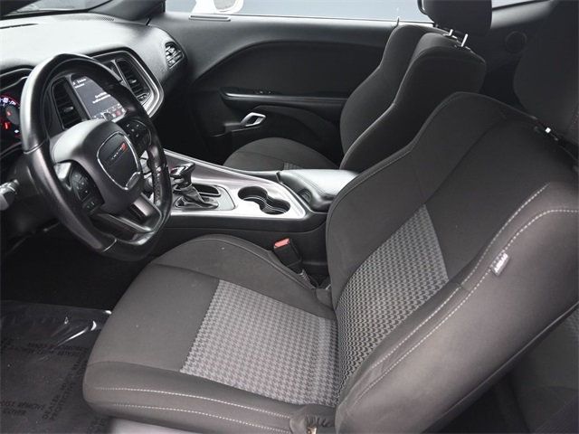 2022 Dodge Challenger R/T photo 6