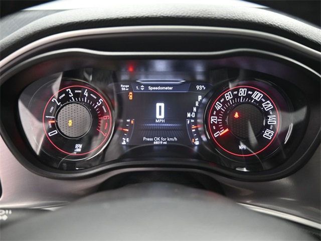 2022 Dodge Challenger R/T photo 8