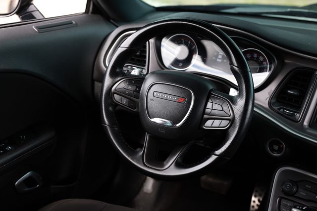 2022 Dodge Challenger R/T RWD - 23078312 - 32