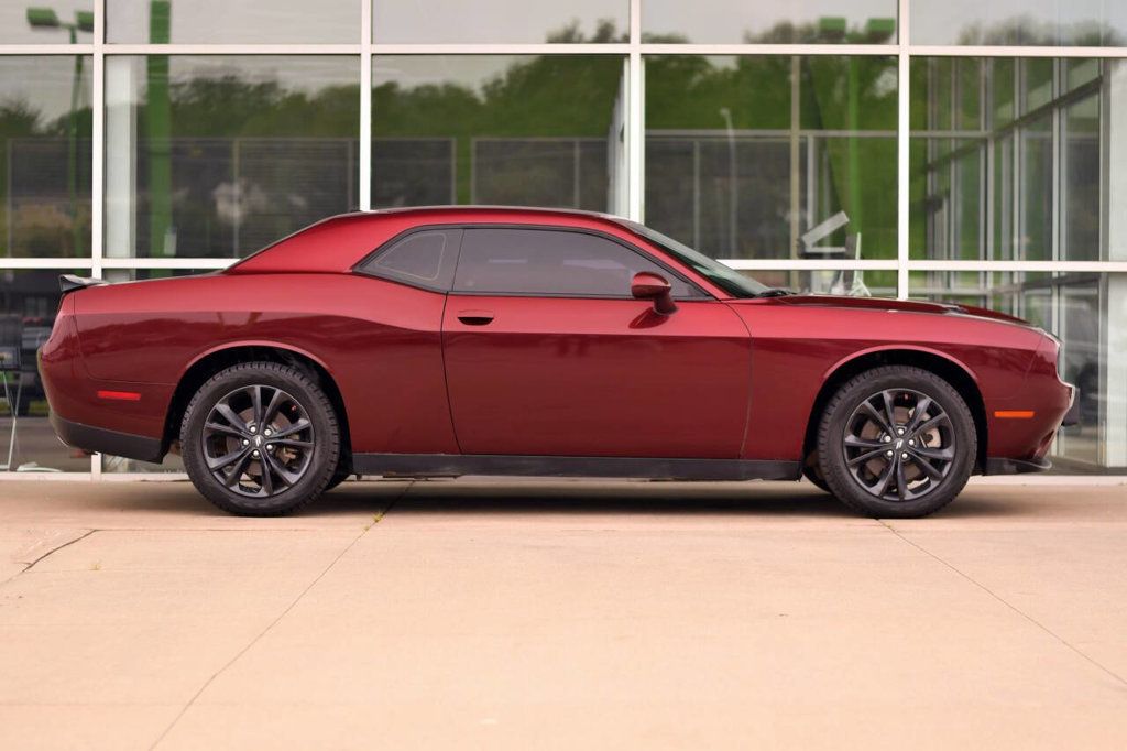 2022 Dodge Challenger SXT AWD photo 10
