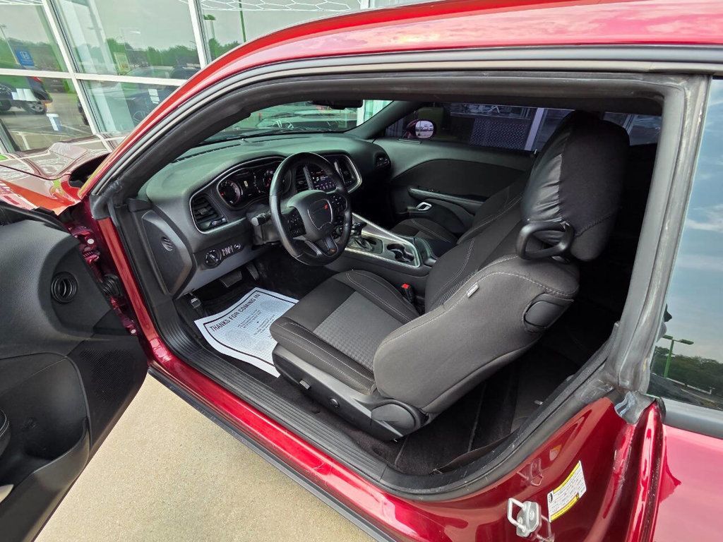 2022 Dodge Challenger SXT AWD photo 11