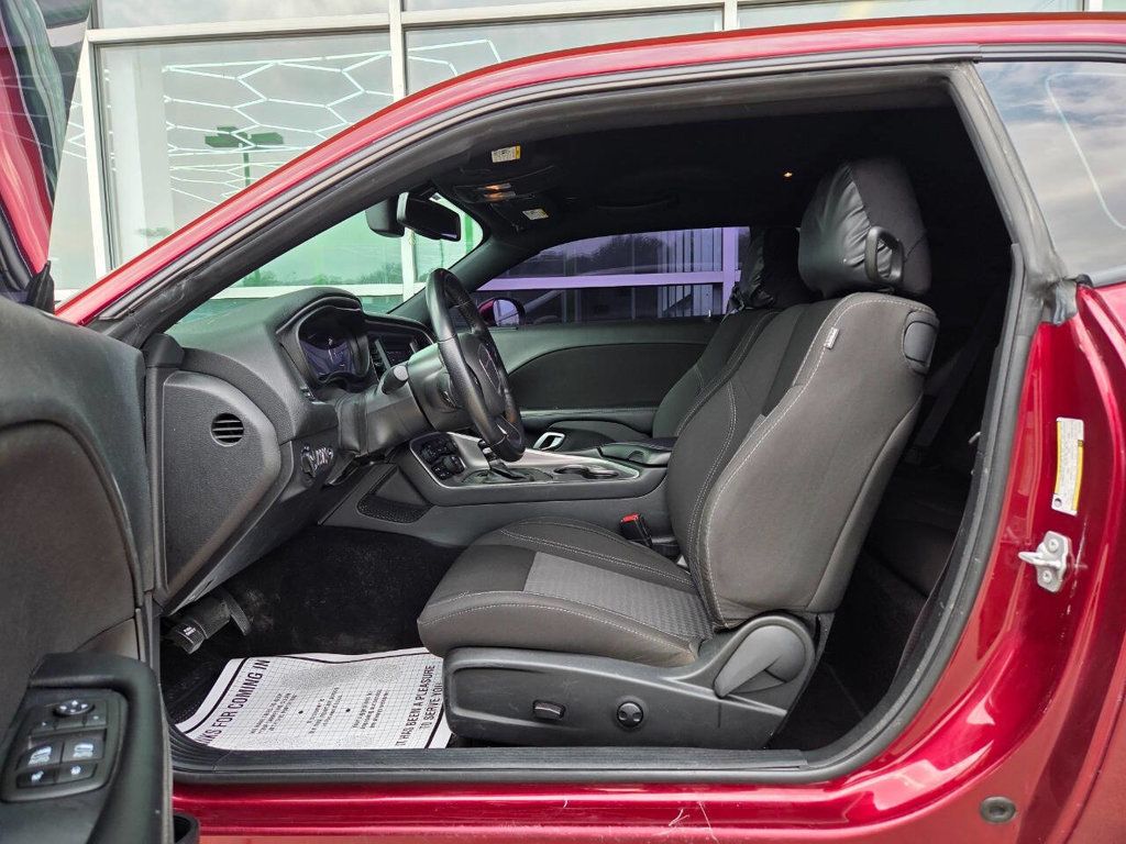 2022 Dodge Challenger SXT AWD photo 12