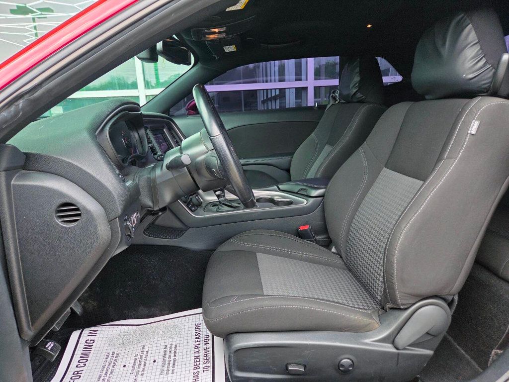 2022 Dodge Challenger SXT AWD photo 13