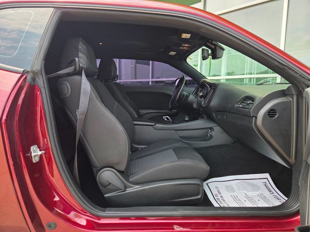 2022 Dodge Challenger SXT AWD photo 17