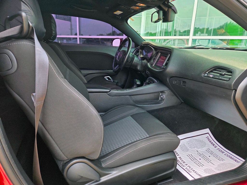 2022 Dodge Challenger SXT AWD photo 18