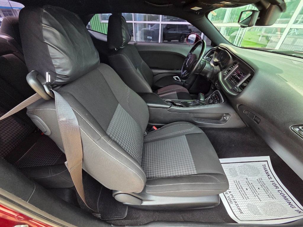 2022 Dodge Challenger SXT AWD photo 19