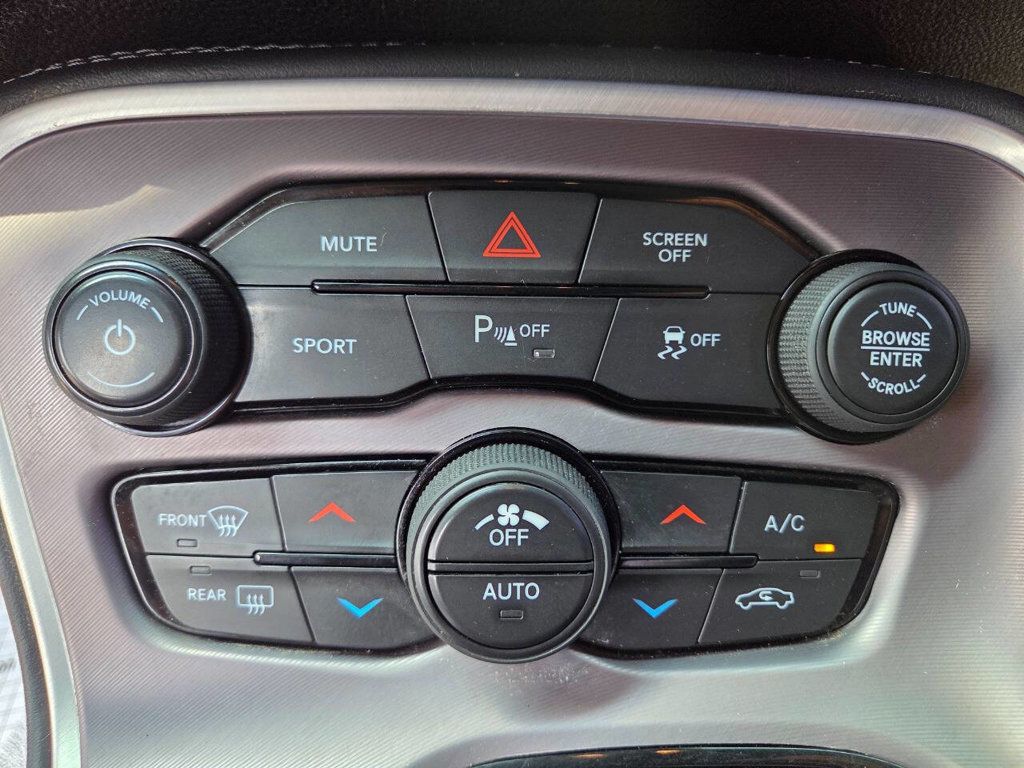 2022 Dodge Challenger SXT AWD photo 31
