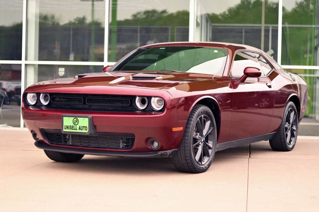 2022 Dodge Challenger SXT AWD photo 4