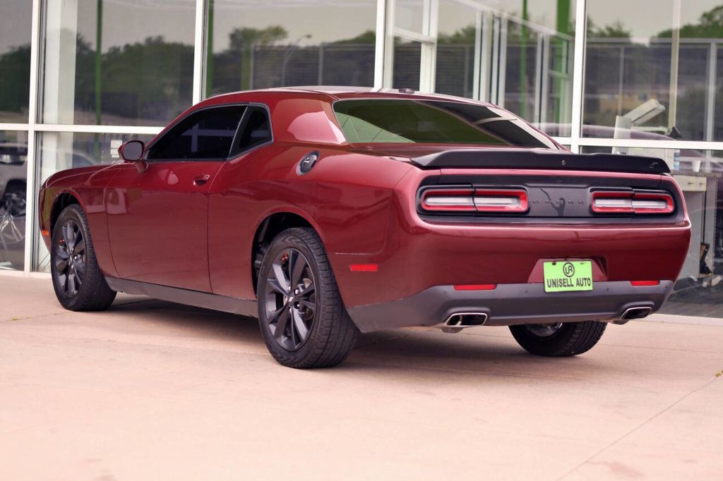 2022 Dodge Challenger SXT AWD photo 6
