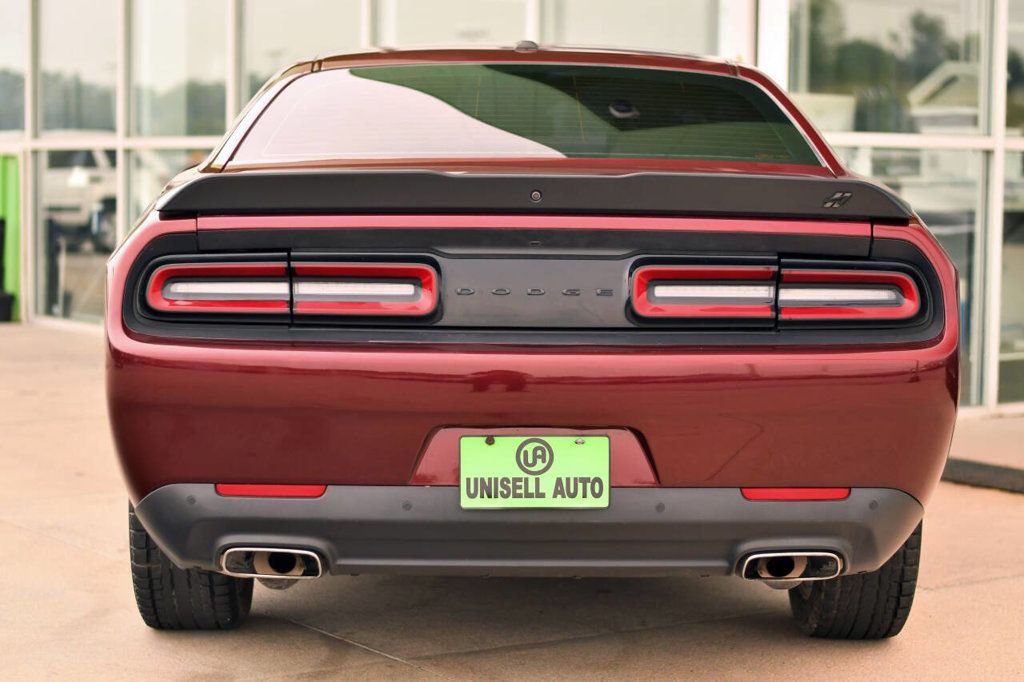 2022 Dodge Challenger SXT AWD photo 7