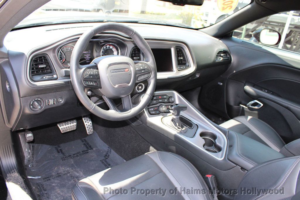 2022 Dodge Challenger SXT photo 12