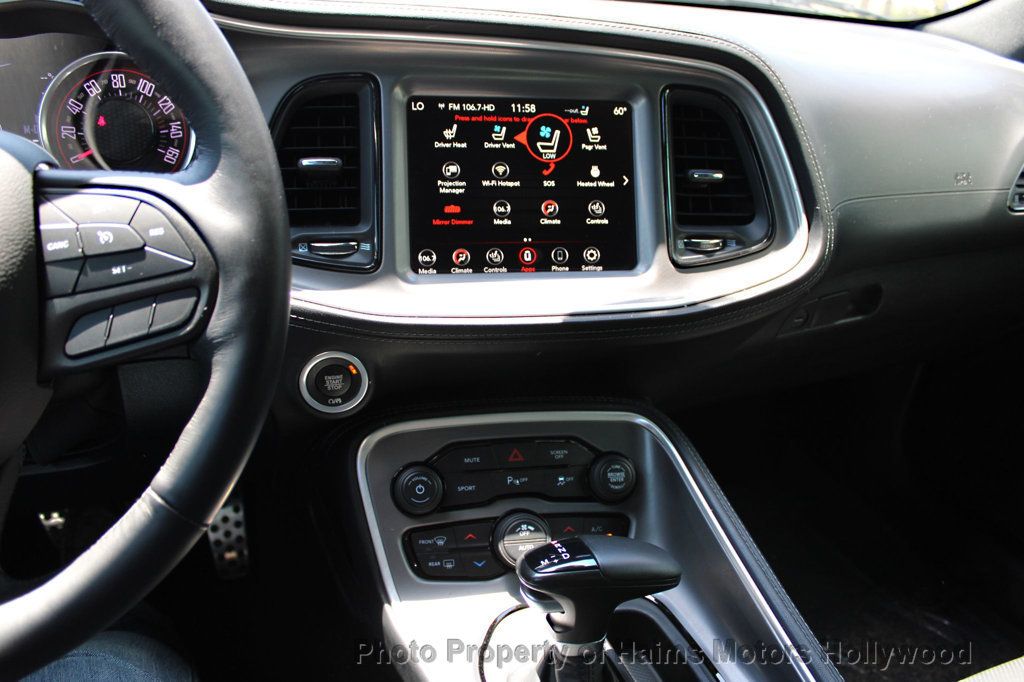 2022 Dodge Challenger SXT photo 13