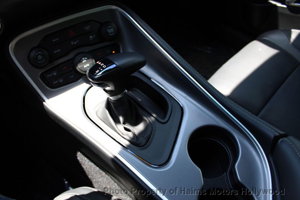 2022 Dodge Challenger SXT photo 15