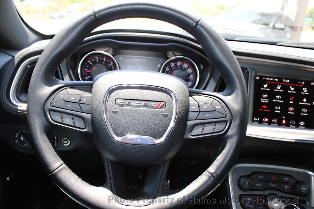 2022 Dodge Challenger SXT photo 19