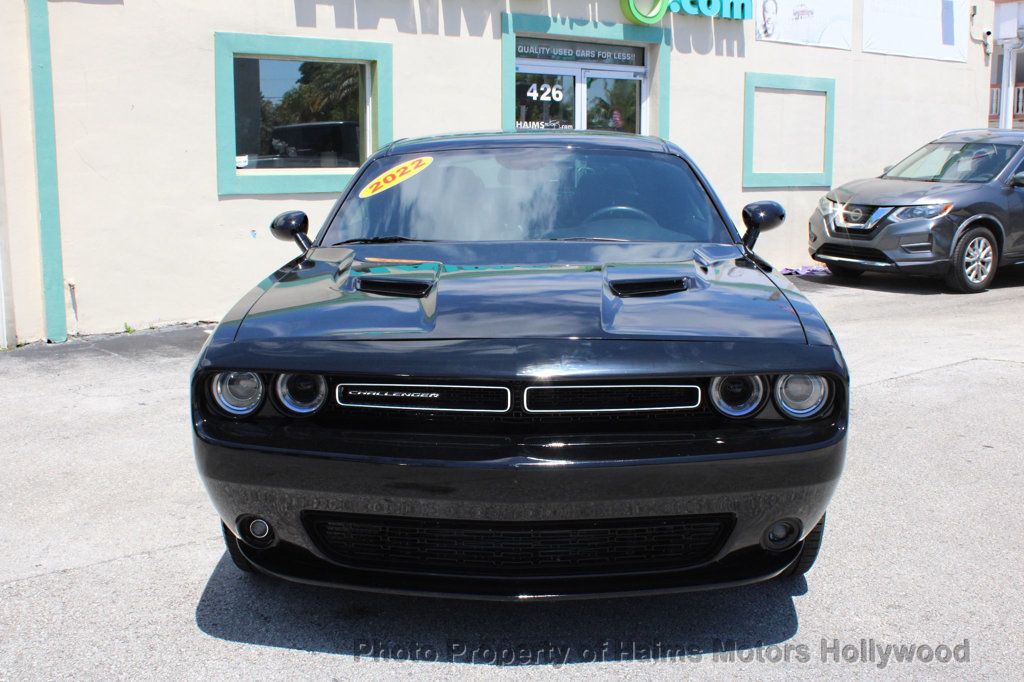 2022 Dodge Challenger SXT photo 3