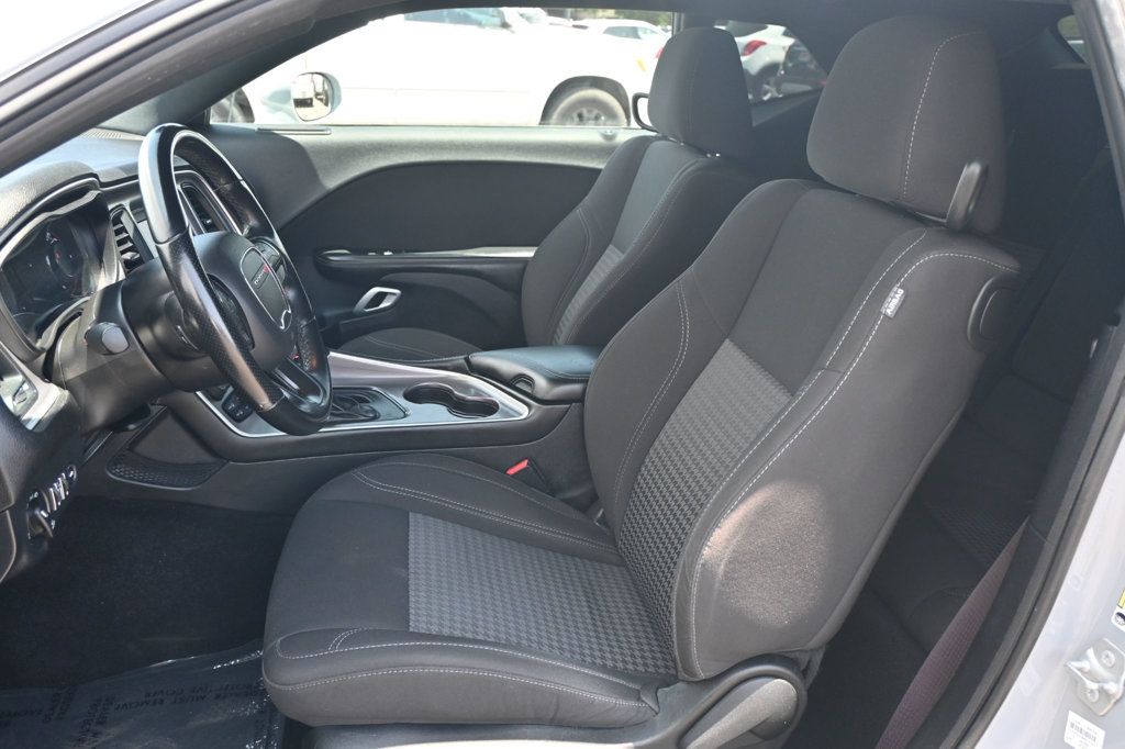 2022 Dodge Challenger SXT photo 14