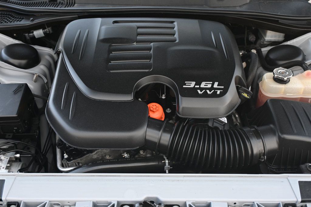2022 Dodge Challenger SXT photo 17
