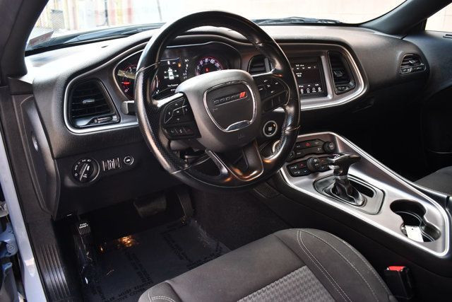 2022 Dodge Challenger SXT RWD - 23000670 - 18