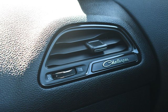 2022 Dodge Challenger SXT RWD - 23000670 - 33