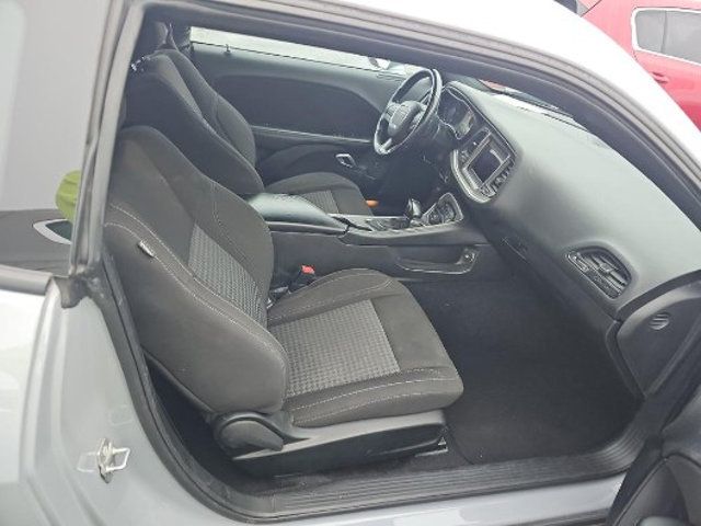 2022 Dodge Challenger SXT RWD - 23000670 - 5