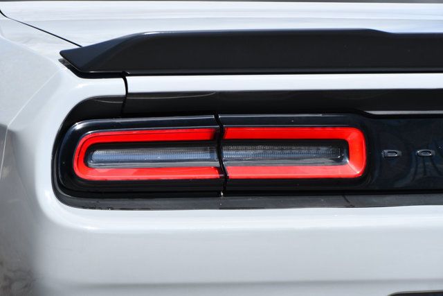 2022 Dodge Challenger SXT RWD - 23000670 - 8