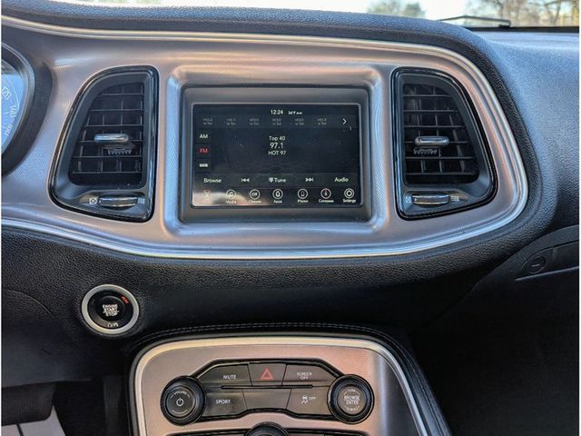 2022 Dodge Challenger SXT RWD - 23005390 - 17