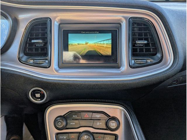 2022 Dodge Challenger SXT RWD - 23005390 - 21