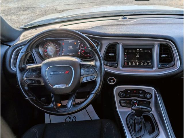 2022 Dodge Challenger SXT RWD - 23005390 - 22