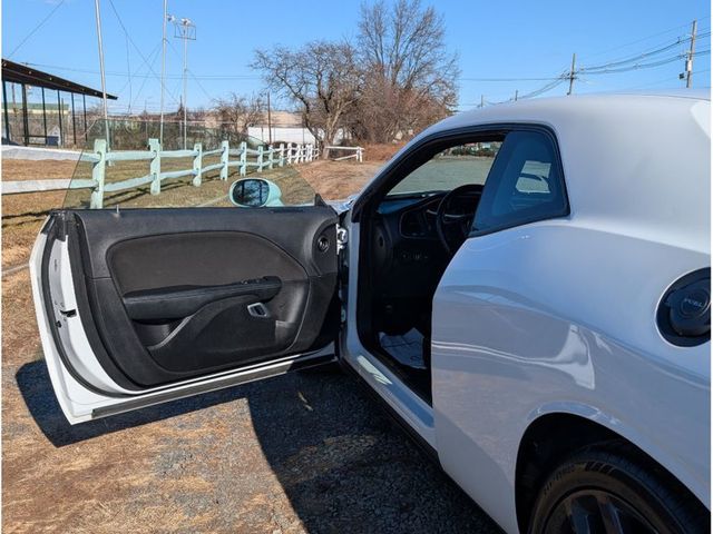 2022 Dodge Challenger SXT RWD - 23005390 - 8