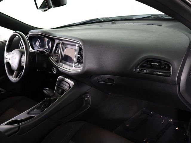 2022 Dodge Challenger SXT RWD - 23031018 - 22