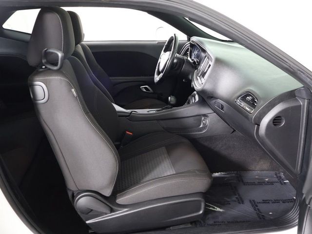 2022 Dodge Challenger SXT RWD - 23031018 - 23
