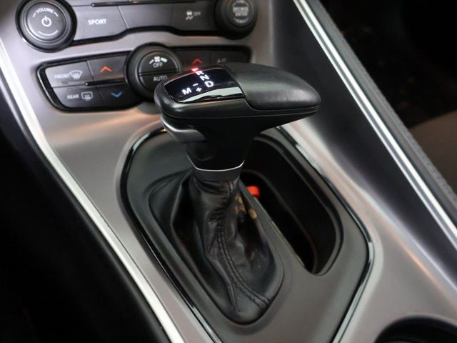 2022 Dodge Challenger SXT RWD - 23031018 - 40