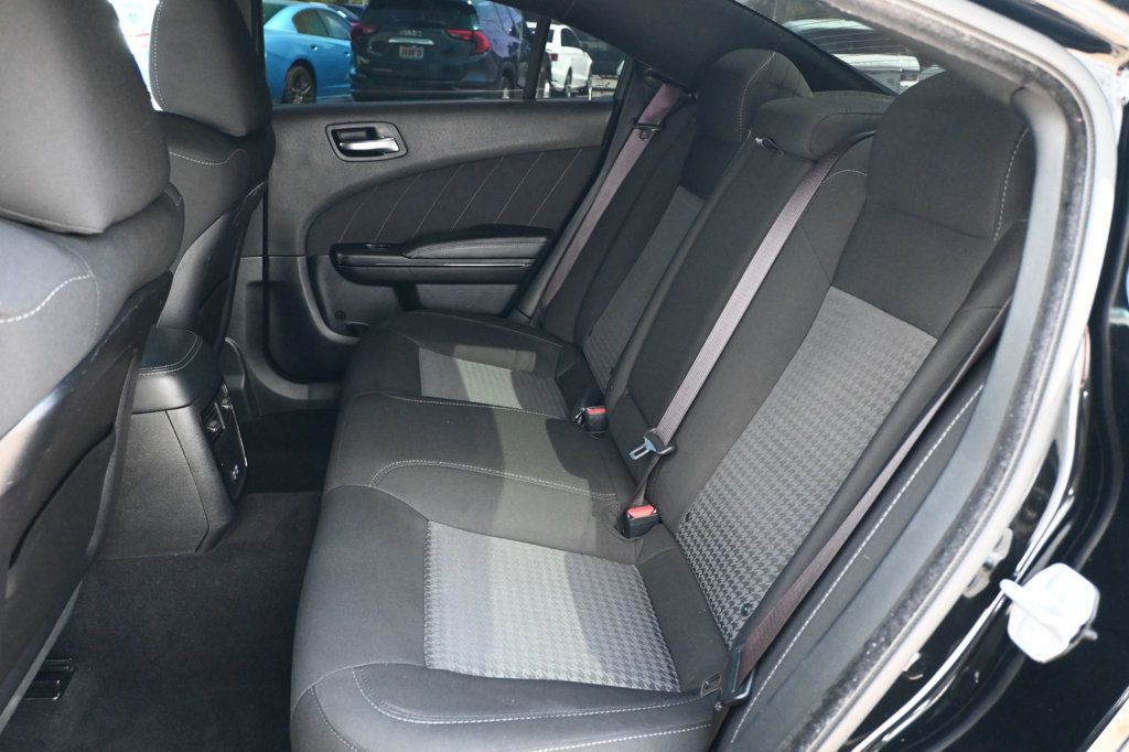 2022 Dodge Charger R/T photo 11