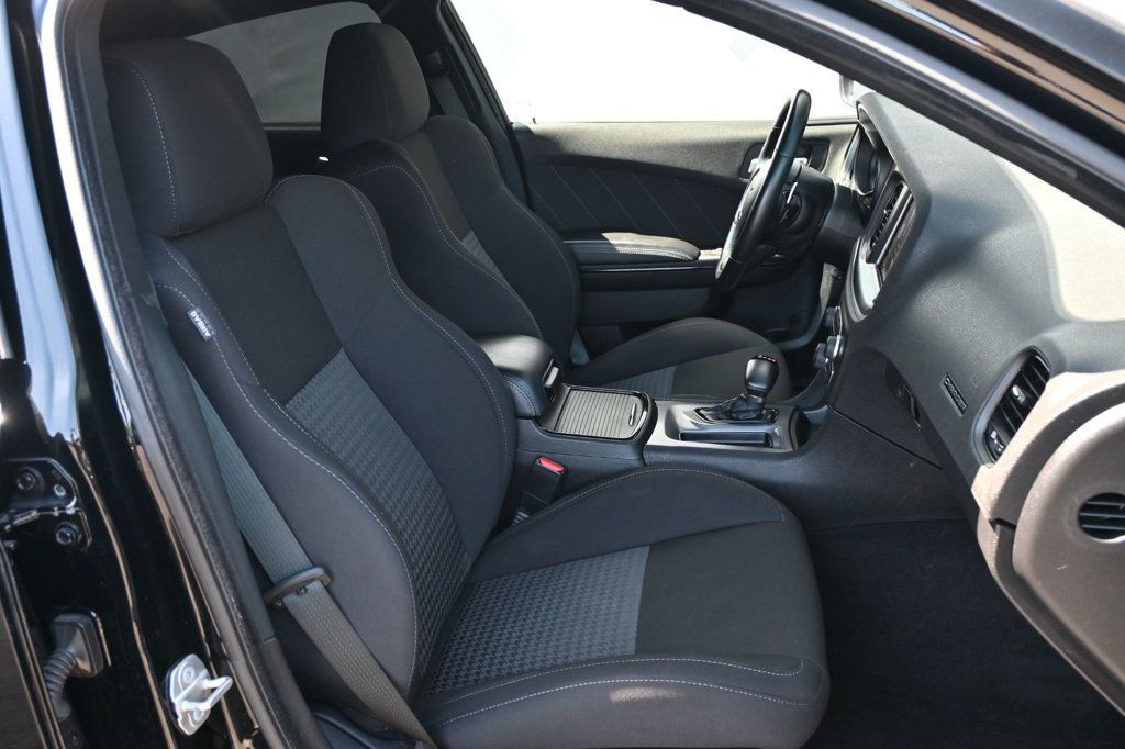 2022 Dodge Charger R/T photo 12
