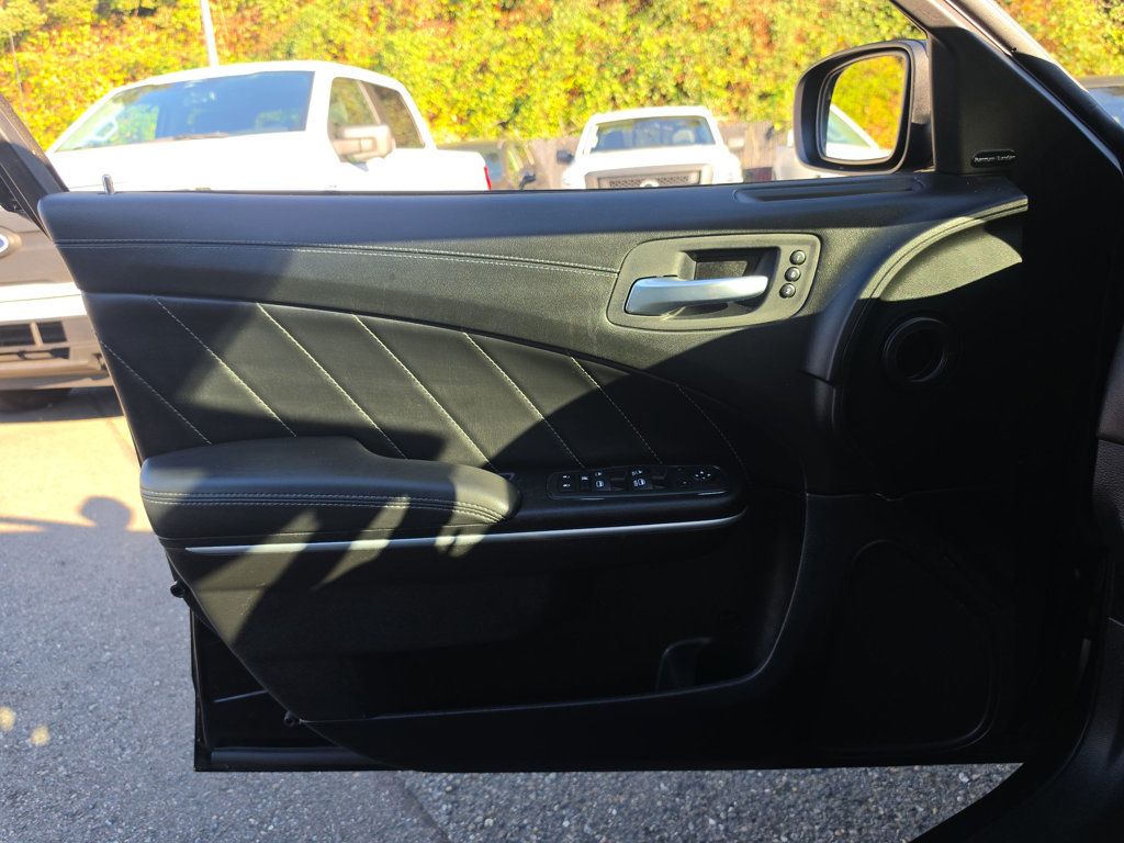 Dodge Charger photo 19