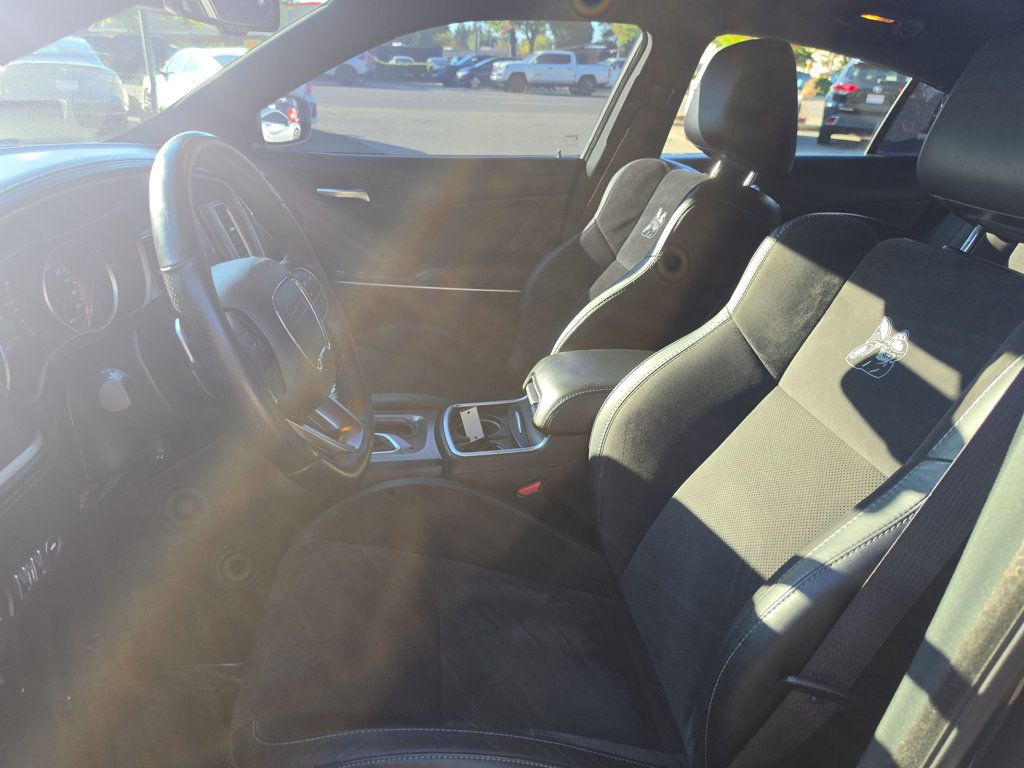 Dodge Charger photo 9