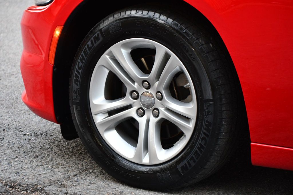 2022 Dodge Charger SXT photo 12