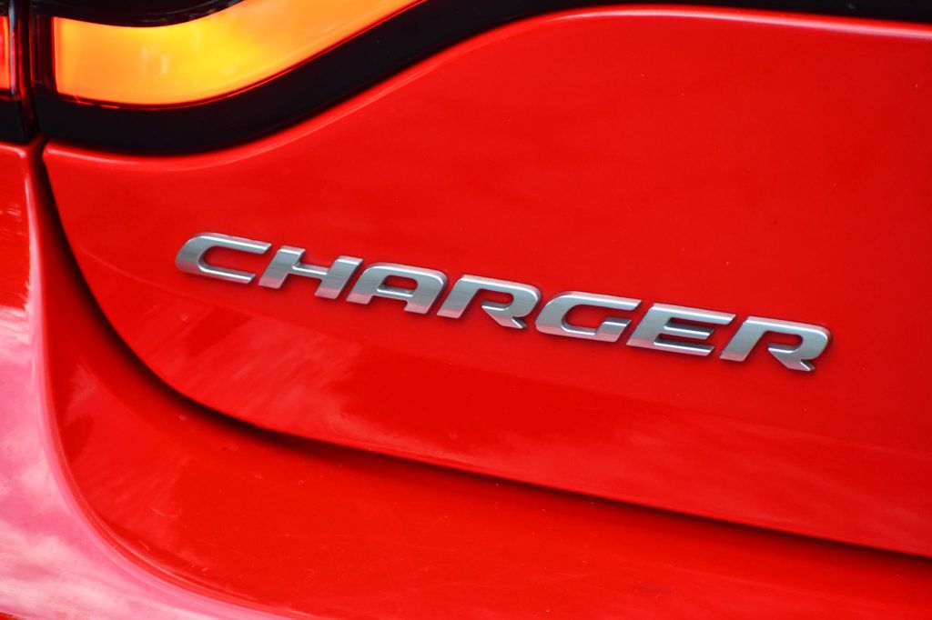 2022 Dodge Charger SXT photo 15