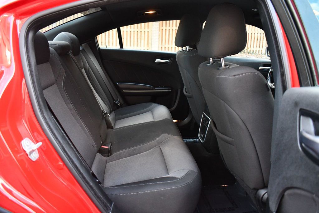 2022 Dodge Charger SXT photo 19