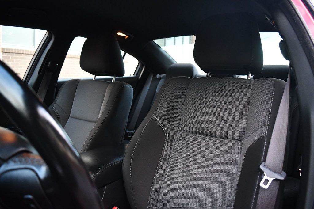 2022 Dodge Charger SXT photo 25