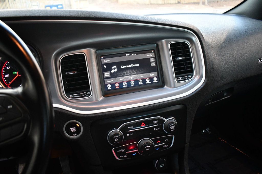 2022 Dodge Charger SXT photo 27