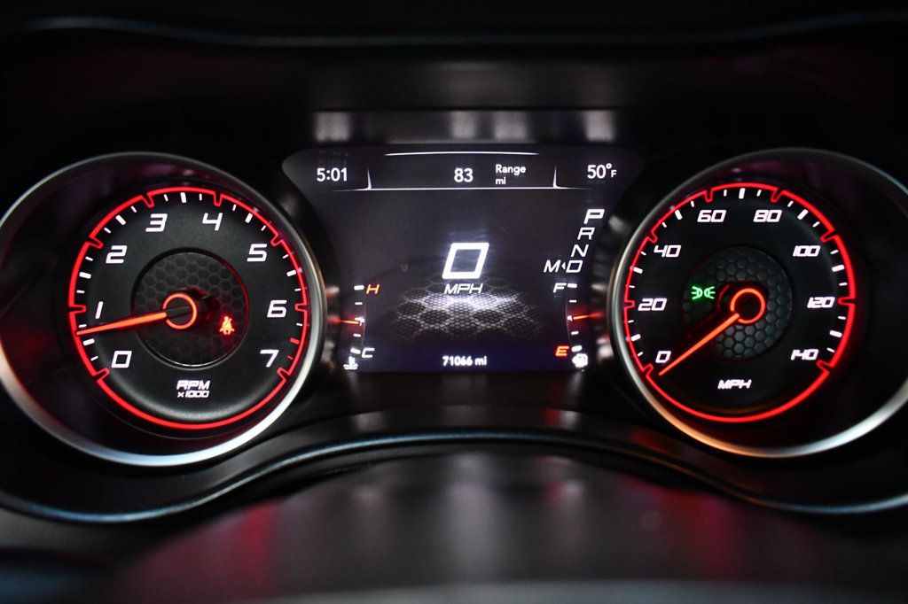 2022 Dodge Charger SXT photo 31