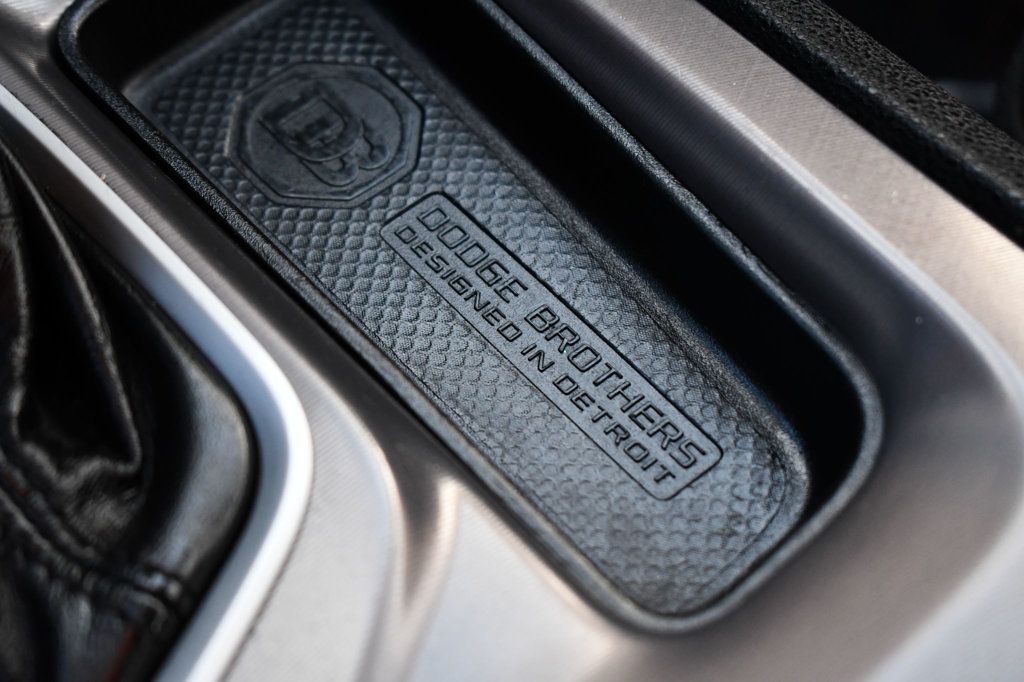 2022 Dodge Charger SXT photo 37