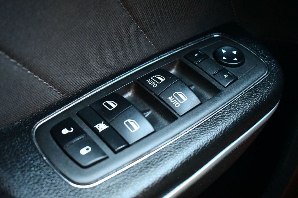 2022 Dodge Charger SXT photo 39
