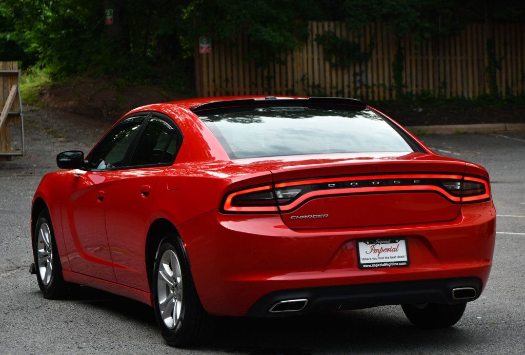 2022 Dodge Charger SXT photo 5